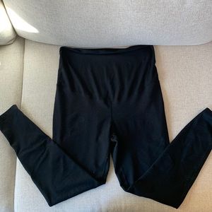 Zella black maternity leggings size medium